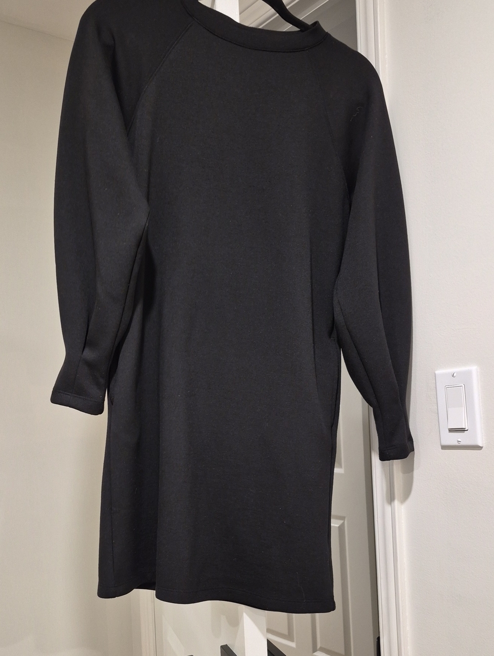 RW&CO. Black Long Sleeve Shift Dress